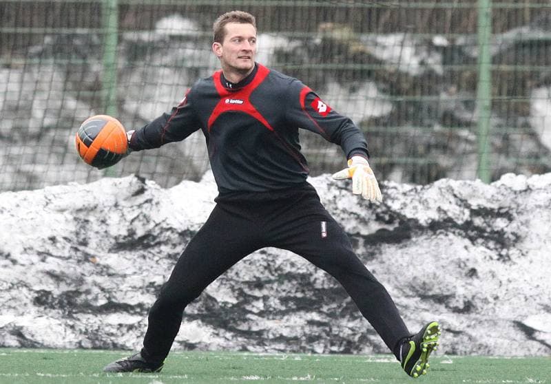 Football. Sparing. Ruch Chorzow - Dolcan Zabki. 05.02.2011
