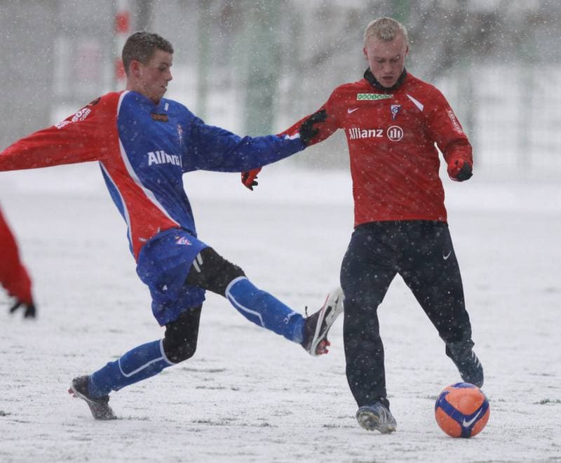 Football. Sparing. Gornik Zabrze - Gornik Zabrze juniorzy. 20.01.2009