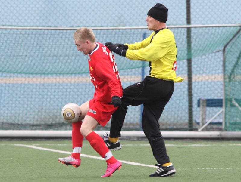 Football. Sparing. Ruch Radzionkow - BKS Stal Bielsko-Biala. 05.02.2011