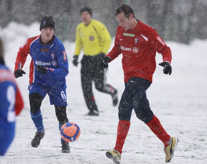 Football. Sparing. Gornik Zabrze - Gornik Zabrze juniorzy. 20.01.2009