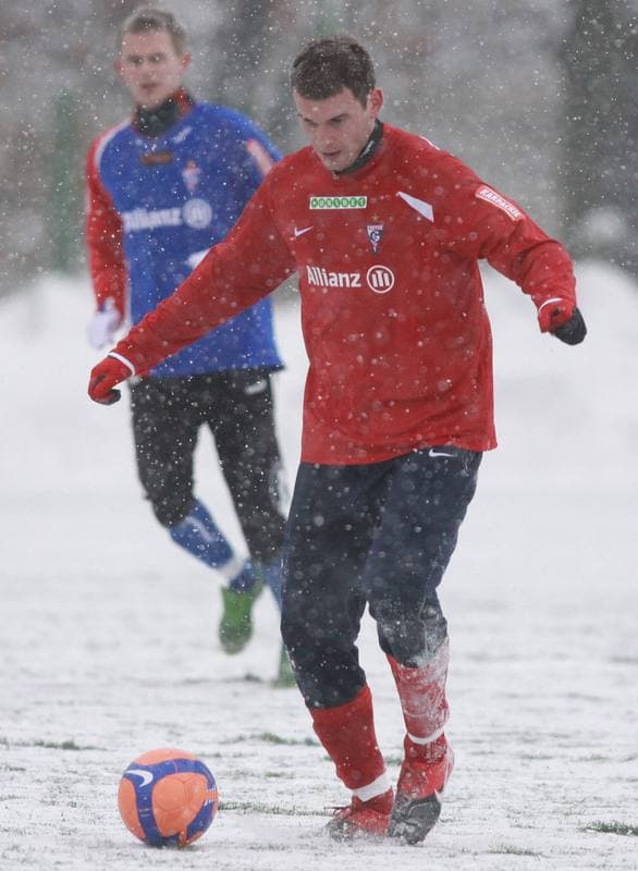 Football. Sparing. Gornik Zabrze - Gornik Zabrze juniorzy. 20.01.2009