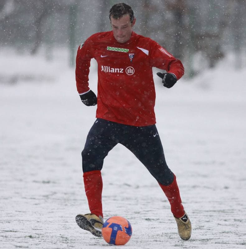 Football. Sparing. Gornik Zabrze - Gornik Zabrze juniorzy. 20.01.2009