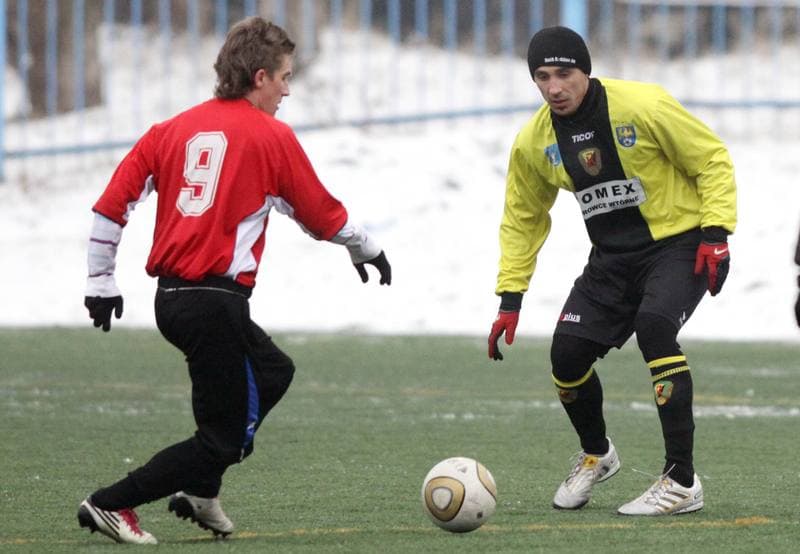 Football. Sparing. Ruch Radzionkow - LZS Piotrowka. 19.02.2011