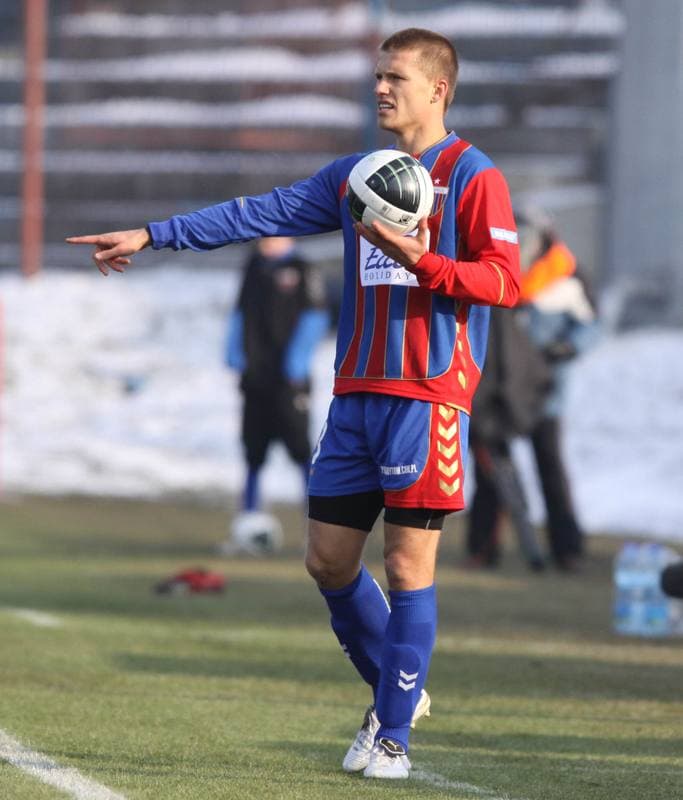 Football. Ekstraklasa. Polonia Bytom - GKS Belchatow. 26.02.2011