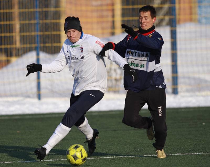 Football. Sparing. Gornik Zabrze - Odra Wodzislaw. 23.01.2010