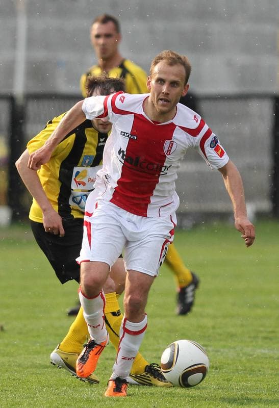 Football. Bytom I liga. Ruch Radzionkow - LKS Lodz. 29.04.2011