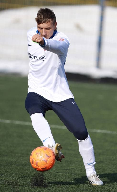 Football. Sparing. Gornik Zabrze - Polonia Bytom ME. 05.02.2010