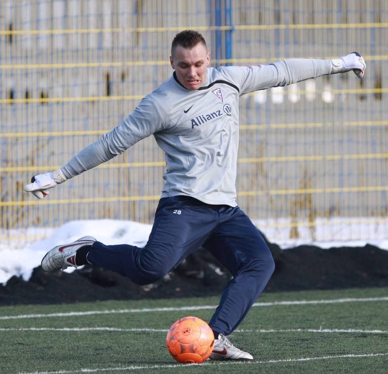 Football. Sparing. Gornik Zabrze - Polonia Bytom ME. 05.02.2010