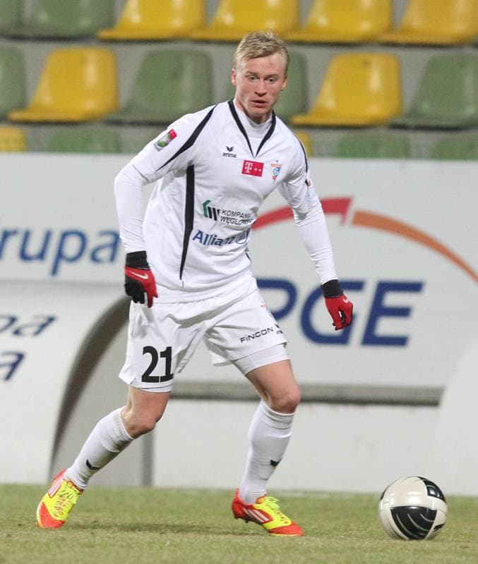 Football. Belchatow Ekstraklasa. GKS Belchatow - Gornik Zabrze. 08.04.2011