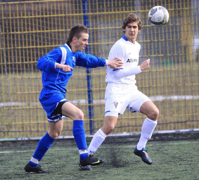 Football. Sparing. Piast Gliwice ME - Gornik Zabrze. 27.02.2010