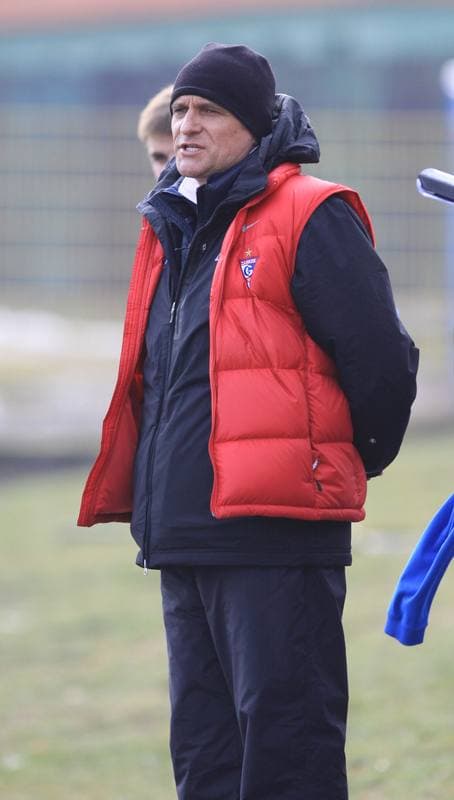Football. Sparing. Piast Gliwice ME - Gornik Zabrze. 27.02.2010