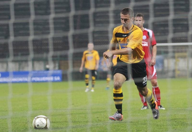 Football. I liga. GKS Katowice - Dolcan Zabki. 31.03.2012