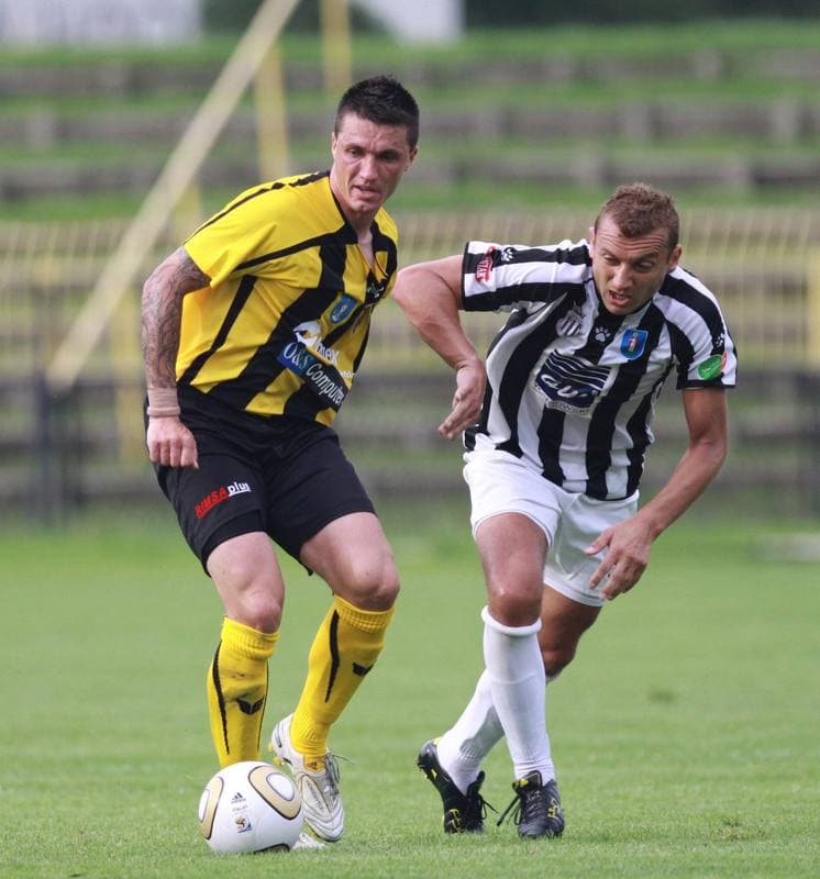 Football. I liga. Ruch Radzionkow - Sandecja Nowy Sacz. 15.08.2010
