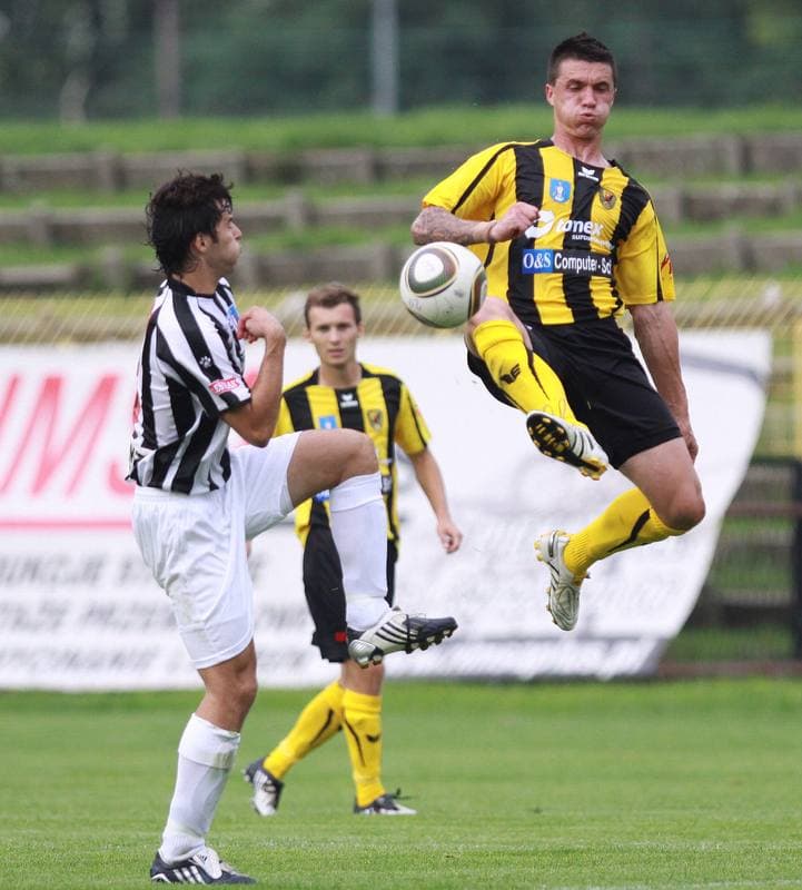 Football. I liga. Ruch Radzionkow - Sandecja Nowy Sacz. 15.08.2010