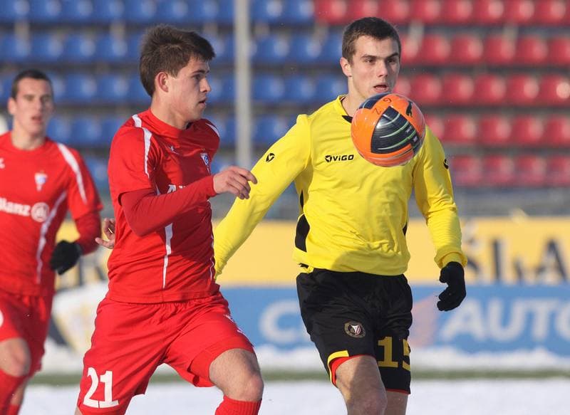 Football. MESA Gornik Zabrze - Widzew Lodz. 28.11.2010