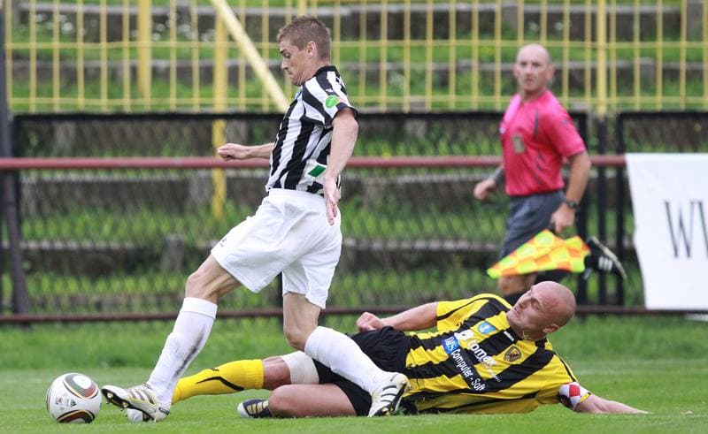 Football. I liga. Ruch Radzionkow - Sandecja Nowy Sacz. 15.08.2010