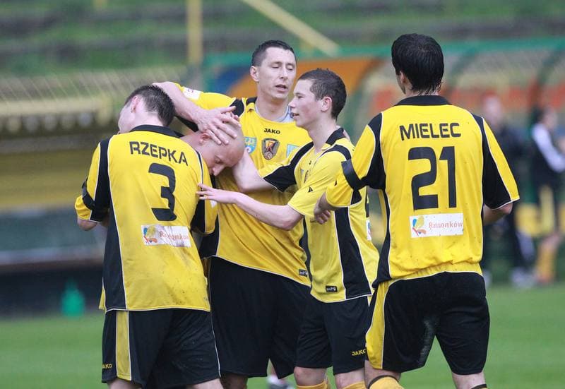 Football. II Liga. Ruch Radzionkow - Elana Torun. 30.05.2010