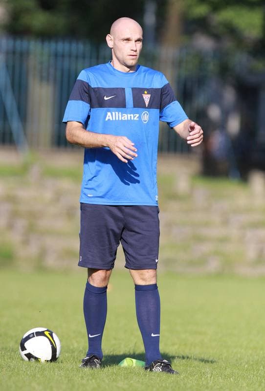 Football. Gornik Zabrze. Training. 07.01.2010