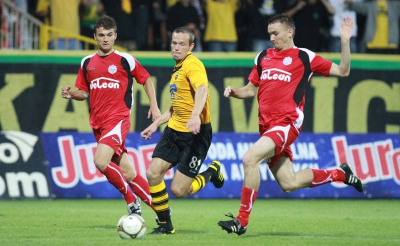 Football. I liga. GKS Katowice - Dolcan Zabki. 31.03.2012
