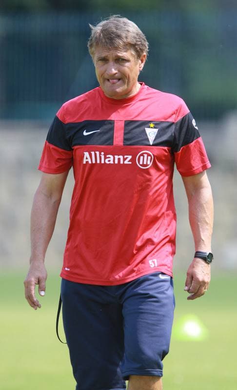 Football. Gornik Zabrze. Training. 07.01.2010