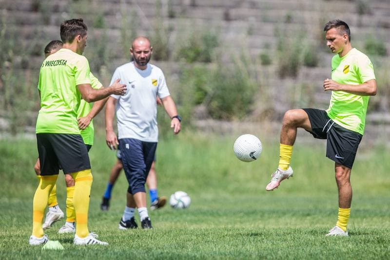 Football. Sparing. Polonia Bytom - Wieczysta Krakow. 17.07.2021