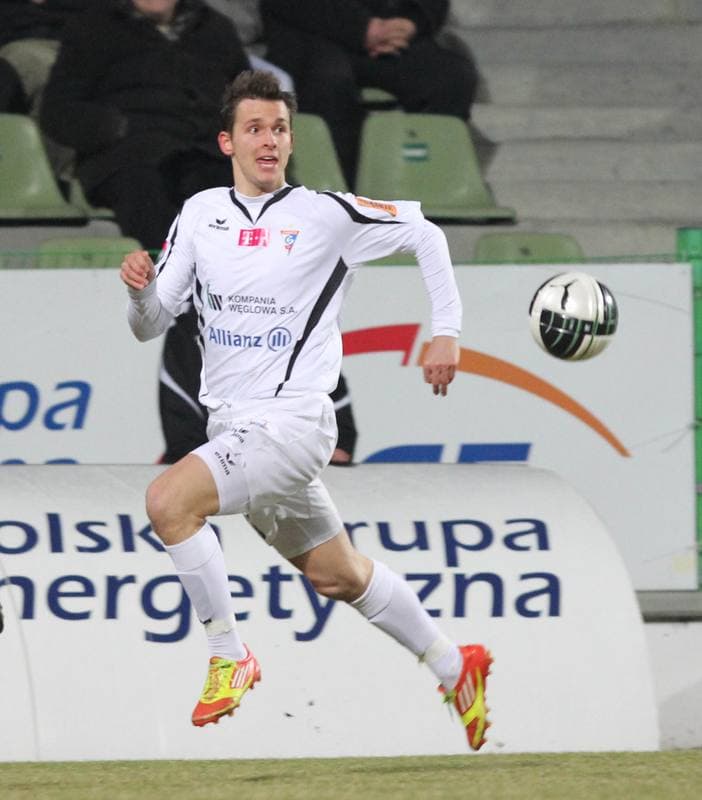 Football. Belchatow Ekstraklasa. GKS Belchatow - Gornik Zabrze. 08.04.2011