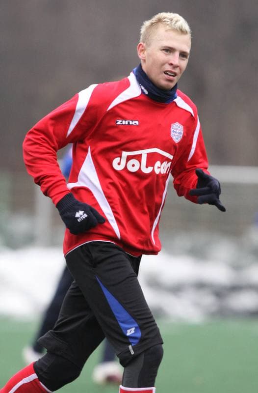 Football. Sparing. Ruch Chorzow - Dolcan Zabki. 05.02.2011
