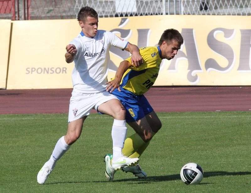 Football. Mistrzostwa Polski Juniorow Starszych. Gornik Zabrze - UKP Zielona Gora. 28.06.2011