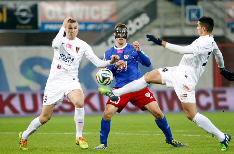Football. T-Mobile Ekstraklasa. Piast Gliwice - Pogon Szczecin. 15.12.2014