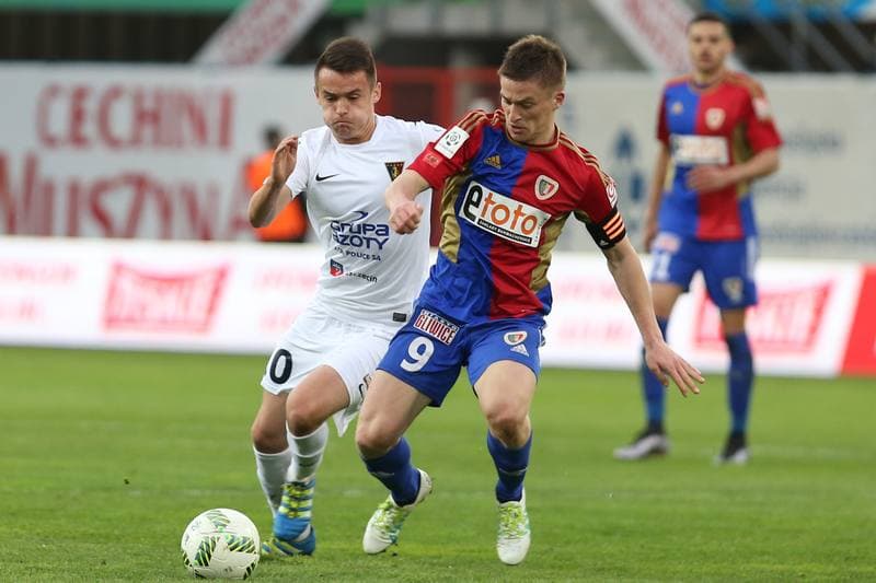 Football. Ekstraklasa. Piast Gliwice - Pogon Szczecin. 01.05.2016