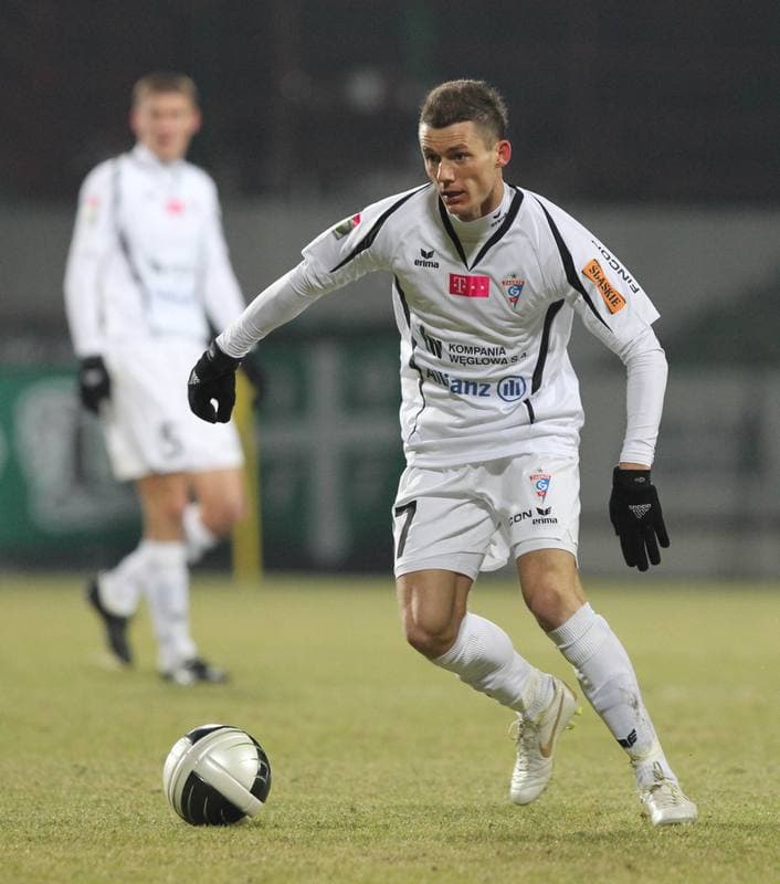 Football. Belchatow Ekstraklasa. GKS Belchatow - Gornik Zabrze. 08.04.2011