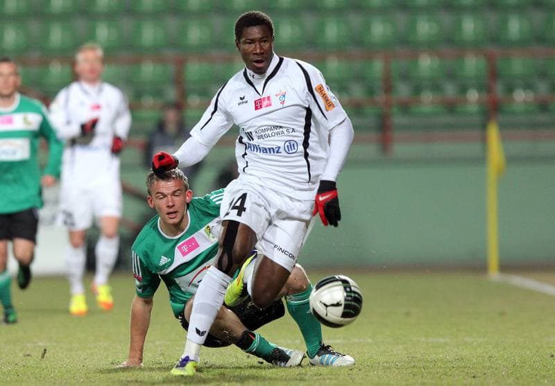 Football. Belchatow Ekstraklasa. GKS Belchatow - Gornik Zabrze. 08.04.2011