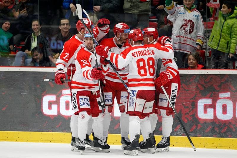 Ice Hockey. Tipsport Extraliga. Ocelari Trinec - Bili Tygri Liberec. 05.02.2017