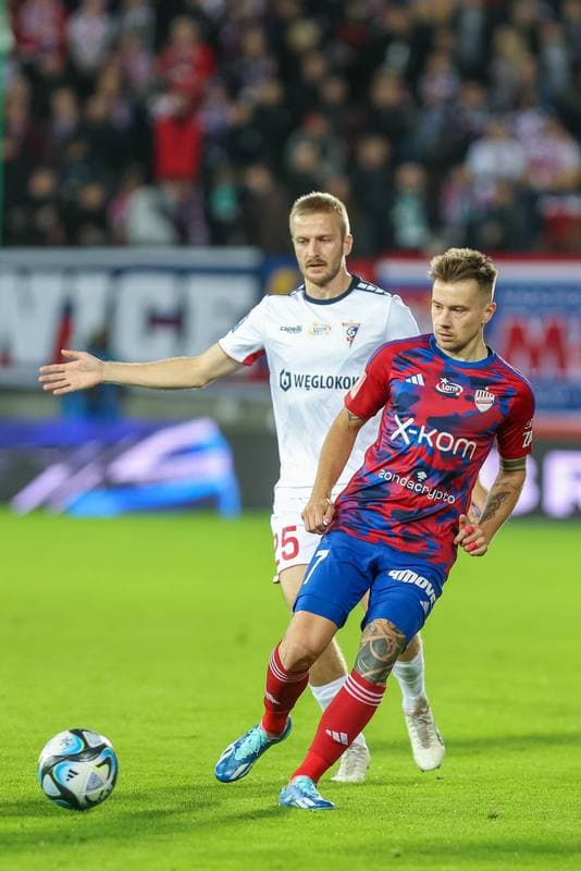 Football. PKO BP Ekstraklasa. Gornik Zabrze - Rakow Czestochowa. 22.10.2023