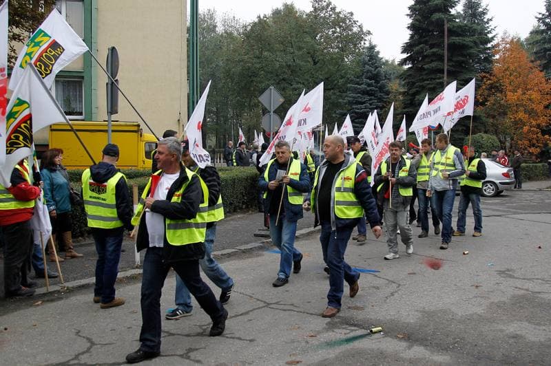 Manifestacja przed KWK Pokoj. Ruda Slaska. 13.10.2015