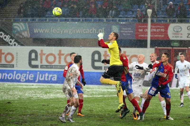 Football. Ekstraklasa. Piast Gliwice - Pogon Szczecin. 19.02.2016