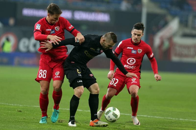 Football. Lotto Ekstraklasa. Piast Gliwice - Cracovia Krakow. 18.11.2016