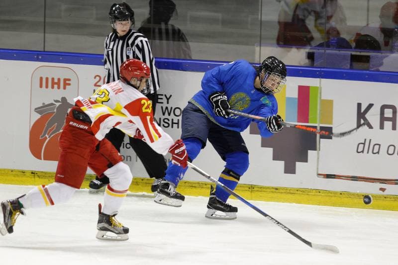 Ice Hockey. Women's World Championship. China - Kazakhstan. 08.04.2017