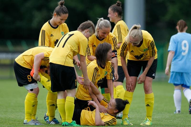 Football. Women's II Liga. GKS Katowice - Jaskolki Chorzow. 19.06.2016