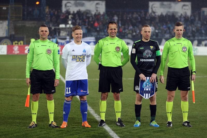Football. II Liga. Ruch Chorzow - Gornik Leczna. 01.12.2018