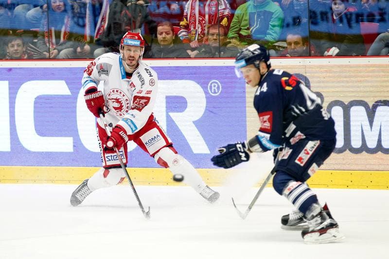 Ice Hockey. Tipsport Extraliga. Ocelari Trinec - Bili Tygri Liberec. 05.02.2017