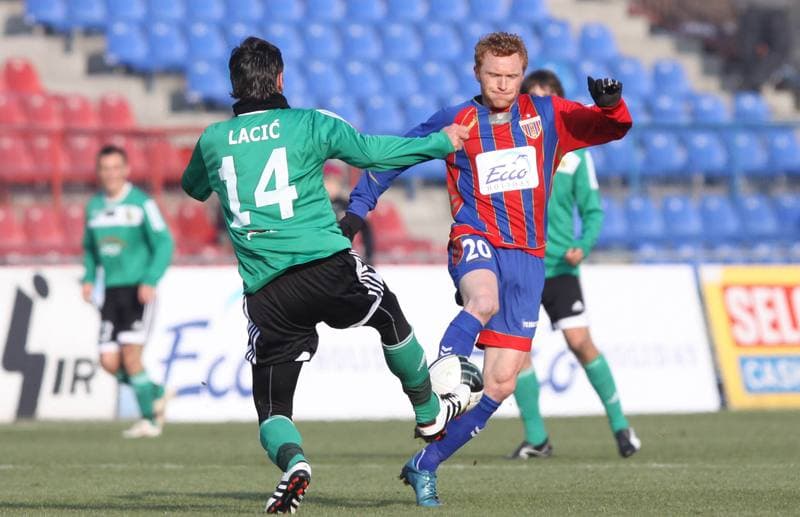 Football. Ekstraklasa. Polonia Bytom - GKS Belchatow. 26.02.2011