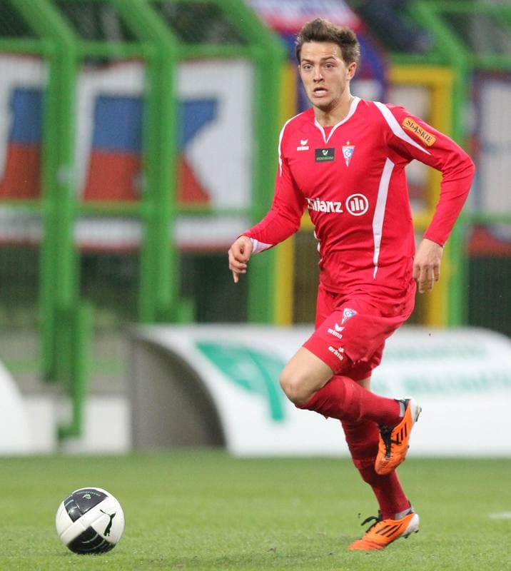 Football. Belchatow Ekstraklasa. GKS Belchatow - Gornik Zabrze. 08.04.2011