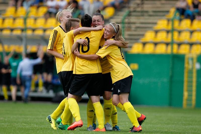 Football. Women's II Liga. GKS Katowice - Jaskolki Chorzow. 19.06.2016