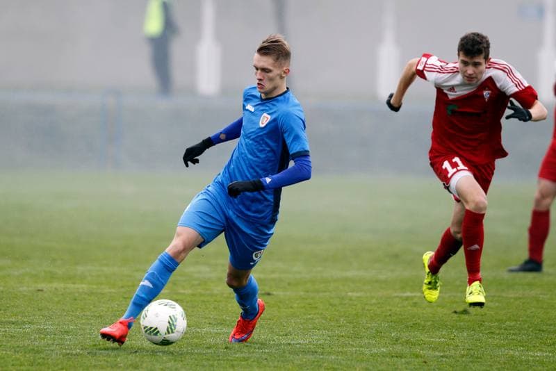 Football. Centralna Liga Juniorow. Piast Gliwice - Gornik Zabrze. 26.11.2016