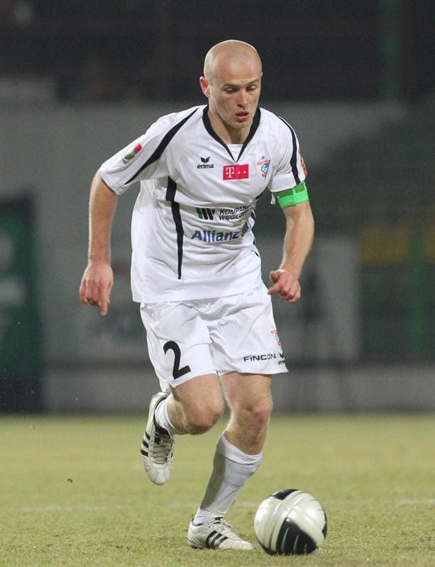 Football. Belchatow Ekstraklasa. GKS Belchatow - Gornik Zabrze. 08.04.2011
