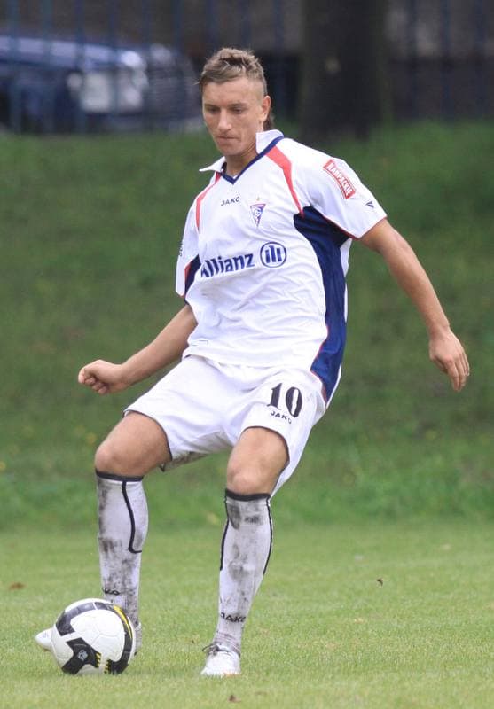Football. B klasa gr II okreg Zabrze. Gornik II Zabrze - Stal Zabrze. 12.09.2010