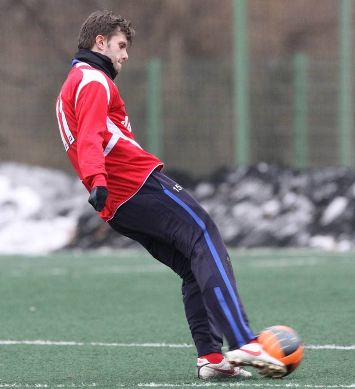 Football. Sparing. Ruch Chorzow - Dolcan Zabki. 05.02.2011