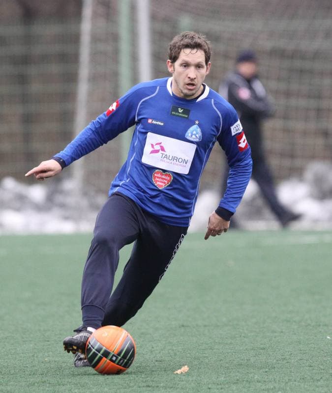 Football. Sparing. Ruch Chorzow - Dolcan Zabki. 05.02.2011