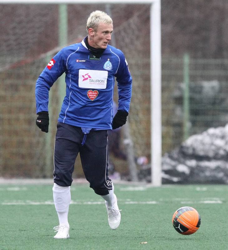 Football. Sparing. Ruch Chorzow - Dolcan Zabki. 05.02.2011